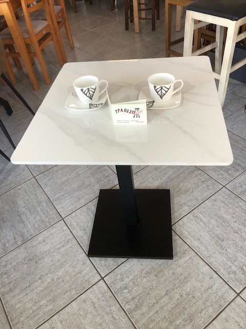 ΤΡΑΠΕΖΙ ΜΑΡΜΑΡΙΝΟ ΛΕΥΚΟ ΑΣΠΡΟ 70Χ70 ΜΕ ΒΑΣΗ